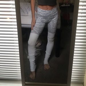 ALO YOGA GODDESS LEGGING